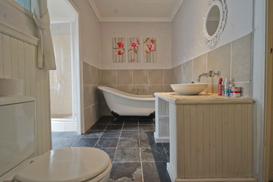 8 Bedroom Property for Sale in Vincent Eastern Cape